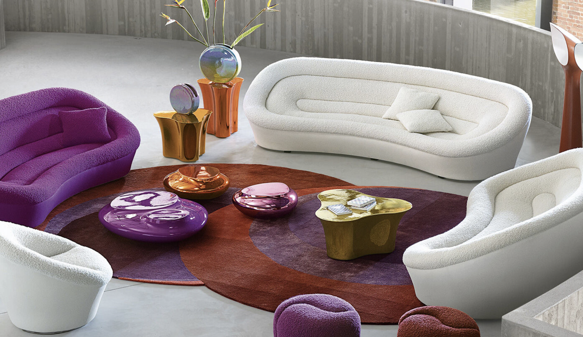 International führende Marke für hochwertiges Mobiliar. Designer Sofas und Möbel, Leuchten, Dekorationsobjekte. Personalisierter Service.