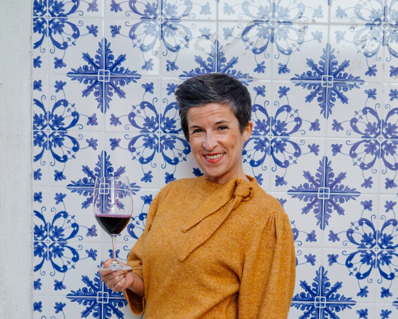 Join us as we sit down with Portuguese sommelier Teresa Gomes, and check her recommendations for the best red,...